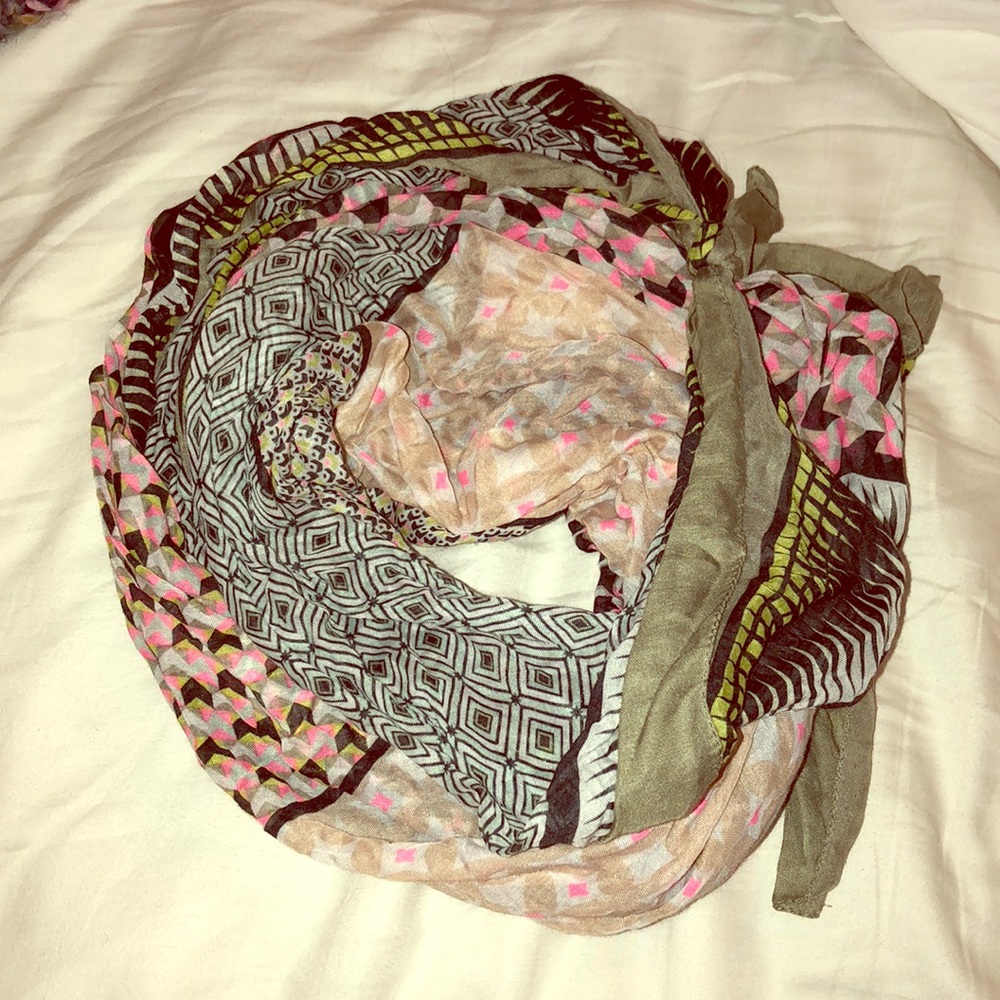 Patterned scarf